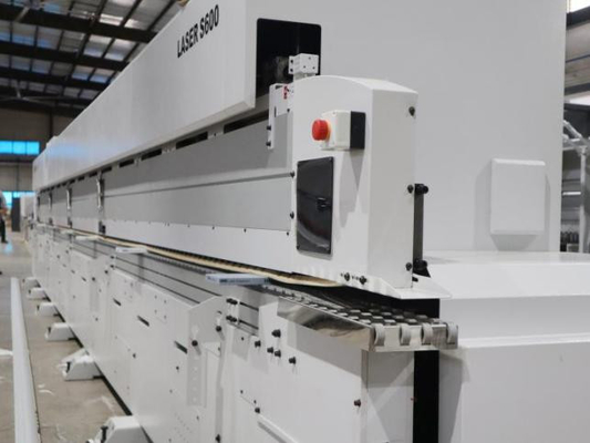 Υψηλού επιπέδου πάνελ Seamless Intelligent Laser Edge Banding Machine
